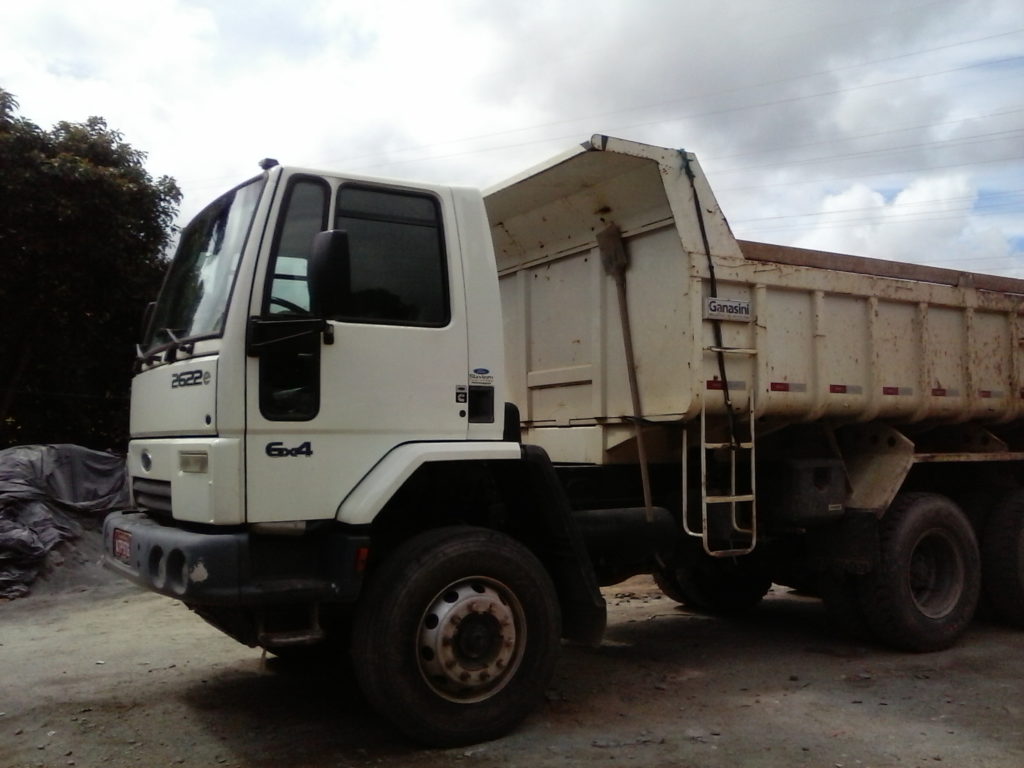 Locação de Caminhão Caçamba